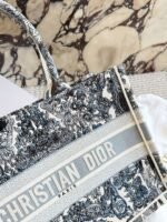 DIOR CDBooktote shopping bag with 3D embroidery material and dimensions: 35 x 28 cm - Image 3