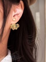 Dior exquisite openwork carved butterfly and heart-shaped pearl earrings (premium edition) - Image 7