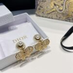 Dior exquisite openwork carved butterfly and heart-shaped pearl earrings (premium edition) - Image 4