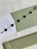 Van Cleef & Arpels Black Onyx Bracelet Premium Edition - Image 6