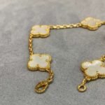 Van Cleef & Arpels high-end gold five-flower bracelet - Image 8