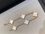 Van Cleef & Arpels high-end gold five-flower bracelet - Image 3