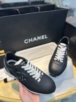 Chanel new 2025 casual shoes are made of calfskin material and are high-end - Image 3