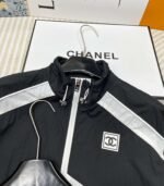 Chanel casual jacket and shorts set - Image 7