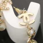 CHANEL’s new style!! Long earrings - Image 4