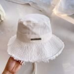 jacquemus raw edge drawstring bucket hat - Image 8