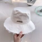 jacquemus raw edge drawstring bucket hat