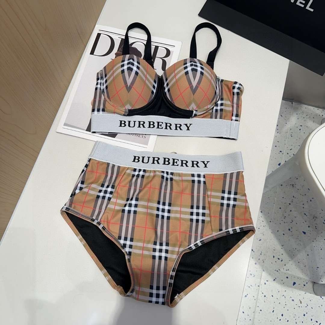 img_60fcaeeb_20250510_a1746883160049_6616.jpg.jpg Burberry swimsuit - Image 1