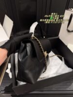 Chanel flap handbag with gold hardware size：27.5x19cm - Image 8