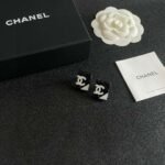 Chanel diamond-shaped double C stud earrings - Image 4