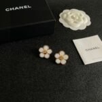 Chanel Camellia double C stud earrings - Image 5