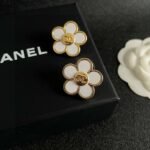 Chanel Camellia double C stud earrings - Image 3