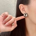 Chanel round figure with double C stud earrings - Image 6