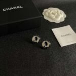 Chanel round figure with double C stud earrings - Image 2