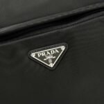 PRADA This high-quality messenger bag is made from nylon material. size：35x22x12cm - Image 6