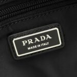 PRADA This high-quality messenger bag is made from nylon material. size：35x22x12cm - Image 2