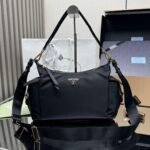 PRADA New handbag SIZE: 32 x 22 x 11.5 cm