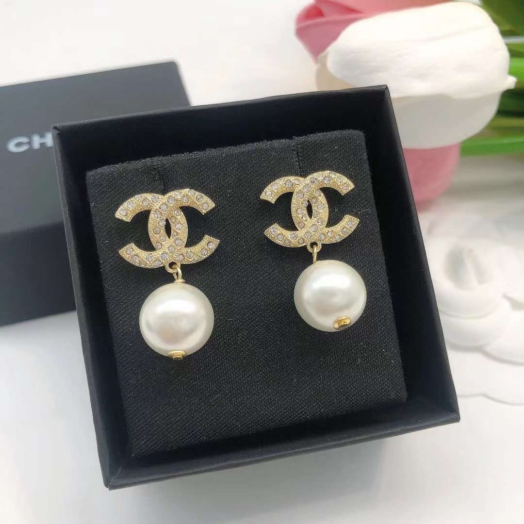 微信图片_20240905104505.jpg Chanel earrings - Image 1