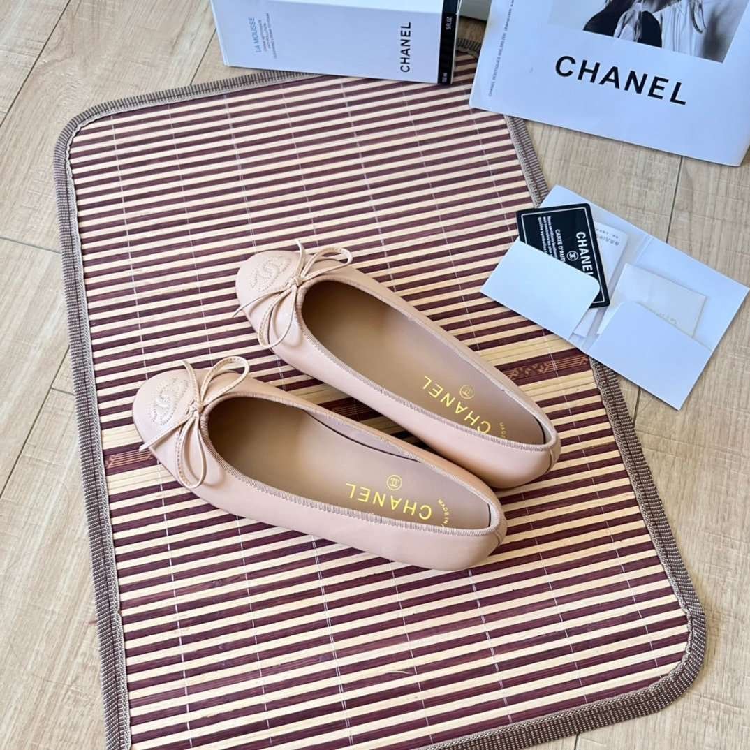 微信图片_20241009174344.jpg CHANEL bow shoes - Image 1