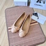 CHANEL bow shoes - Image 5