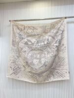 Hermès silk scarf dimensions: 90cm x 90cm - Image 10