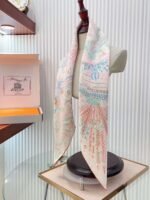 Hermès silk scarf dimensions: 90cm x 90cm - Image 2