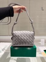 bottega veneta bag 18x11cm Regular Edition - Image 5