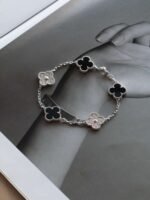 Van Cleef & Arpels luxury bracelet. - Image 5