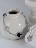 Van Cleef & Arpels luxury bracelet. - Image 4