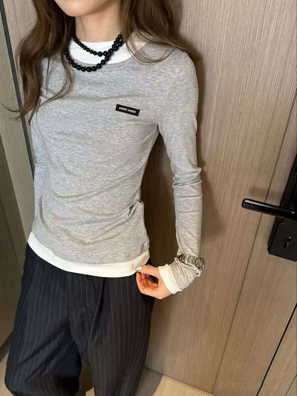 微信图片_20250114161808.jpg miumiu Bottoming shirt - Image 1