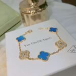 Van Cleef & Arpels Fritillaria 18K four-leaf clover bracelet original - Image 2