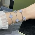 Van Cleef & Arpels Fritillaria 18K four-leaf clover bracelet original - Image 5