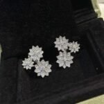 Van Cleef & Arpels Three Flower Earrings - Image 7