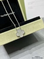 Van Cleef & Arpels Necklace Premium Edition - Image 5