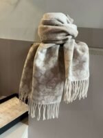 CHANEL women scarf floral embroidered logo - Image 4