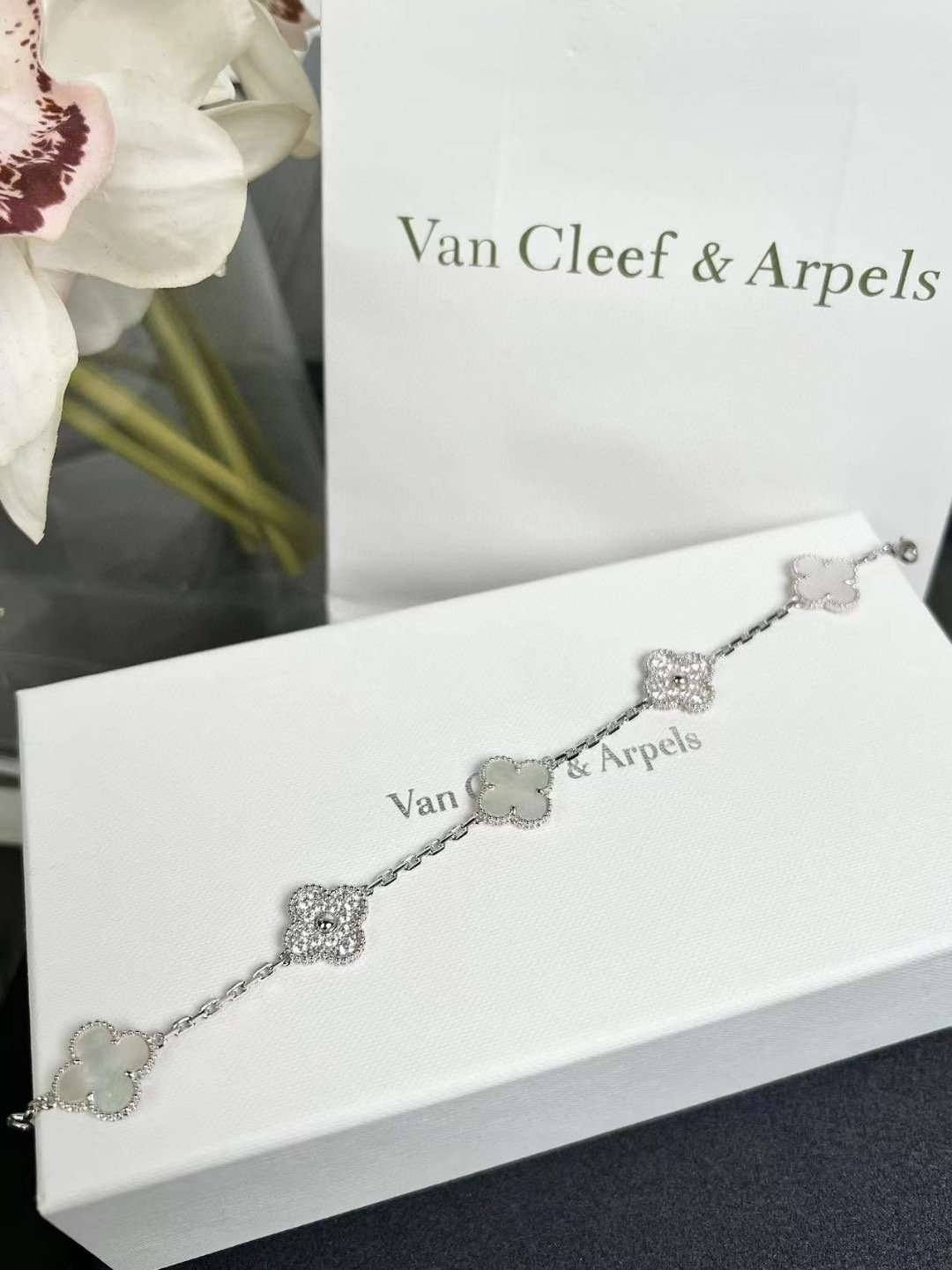 微信图片_20250212180335.jpg Van Cleef & Arpels Bracelet Premium Edition 1:1 Sterling Silver Version - Image 1