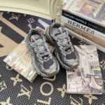 Balenciaga casual shoes - Image 2