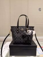 Coach Tote Bag 20x19cm - Image 6