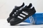 Adidas sports shoes