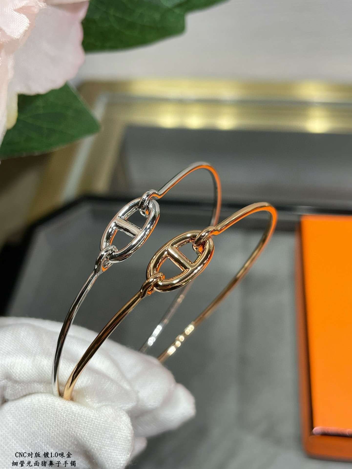 微信图片_20250408115547.jpg Hermès pig nose bracelet - Image 1