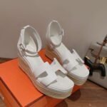 Hermès Straw Sandals - Image 8