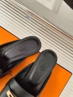 Hermès Classic Kelly Buckle Mule Slippers Premium Edition - Image 2