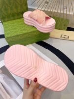 GUCCI new waterproof thick-soled slippers - Image 5