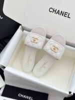 CHANEL 2025 new school bag buckle slippers holiday slippers advanced version 1:1 sole can be seen to be different from the ordinary version - Image 6