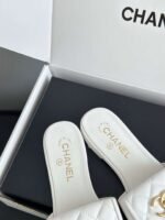 CHANEL 2025 new school bag buckle slippers holiday slippers advanced version 1:1 sole can be seen to be different from the ordinary version - Image 2