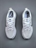 Nike VOMERO18 lightweight running shoes - Image 6