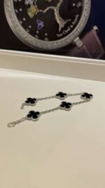 Van Cleef & Arpels Black Onyx Bracelet Premium Edition - Image 8