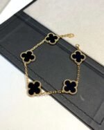 Van Cleef & Arpels Four-Leaf Clover Bracelet Premium Edition Rose Gold - Image 2