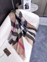 Burberry classic checked scarf 90*200cm - Image 3