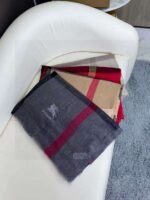 Burberry classic checked scarf 90*200cm - Image 7